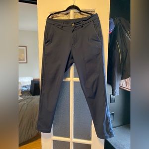 Lululemon pants in size 32x32. Navy.